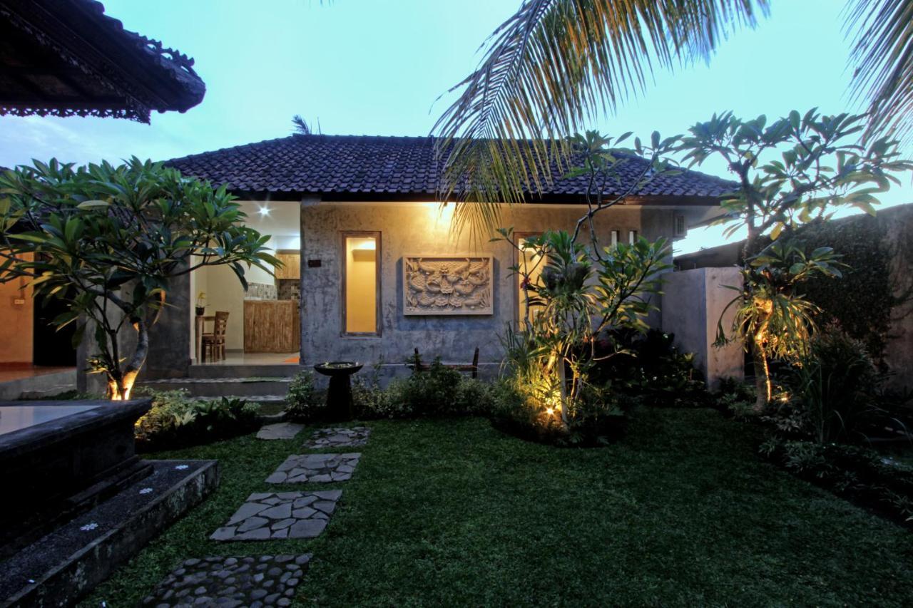 Sari House Ubud - Balinese Style Homestay Exteriér fotografie